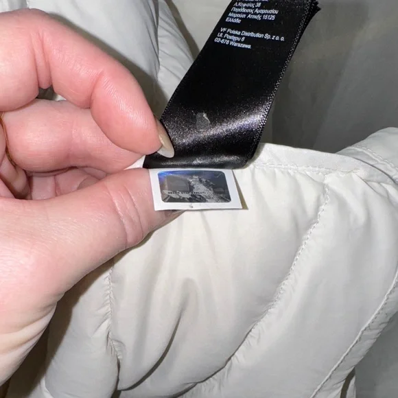 The North Face Women's Cream Puffer Jacket - Picture 10 of 10